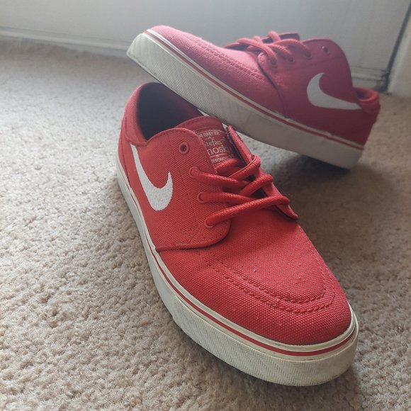 Red Nike SB Janoski skate shoes - Picture 1 of 11